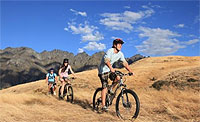 Copyright: New Zealand Tourism Guide. Queenstown Cycle Trail, New Zealand