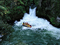 Copyright: New Zealand Tourism Guide. White water rafting, New Zealand