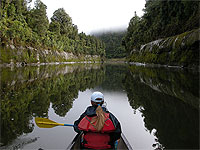 Copyright: New Zealand Tourism Guide. Canoeing the Whanganui Journey, New Zealand